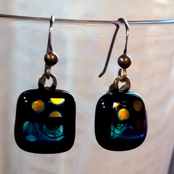 Black Glass Earrings w silver findings - Picture 4 of 10